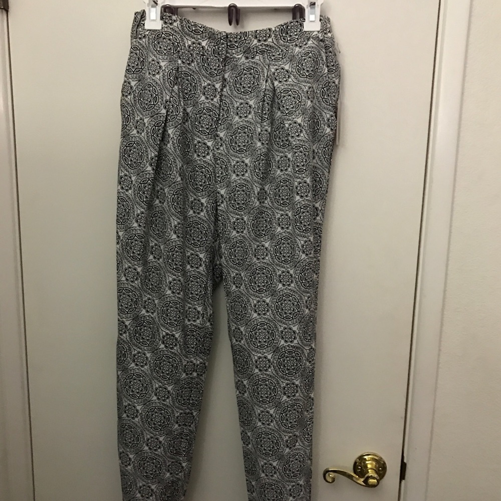 NWT Forever 21 patterned pants